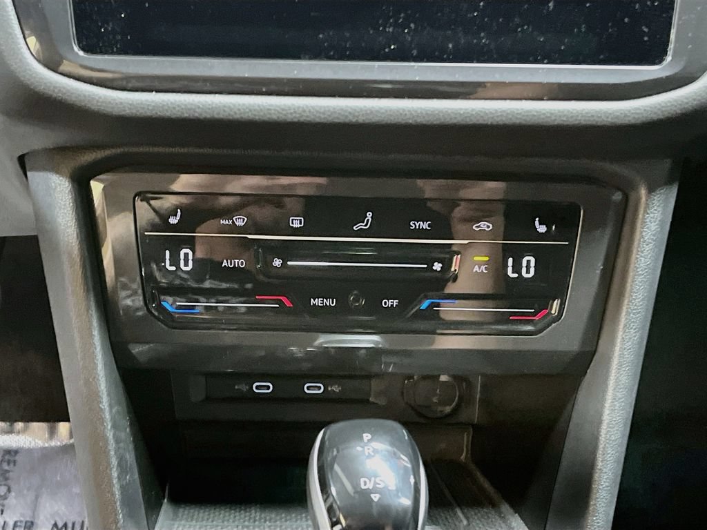 Used 2022 Volkswagen Tiguan SE AWD/4WD image 15