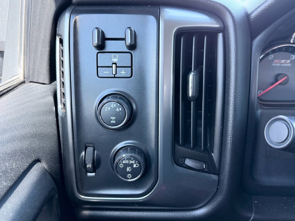 Used 2016 Chevrolet Silverado 2500 LT w/ LT Convenience Package image 11