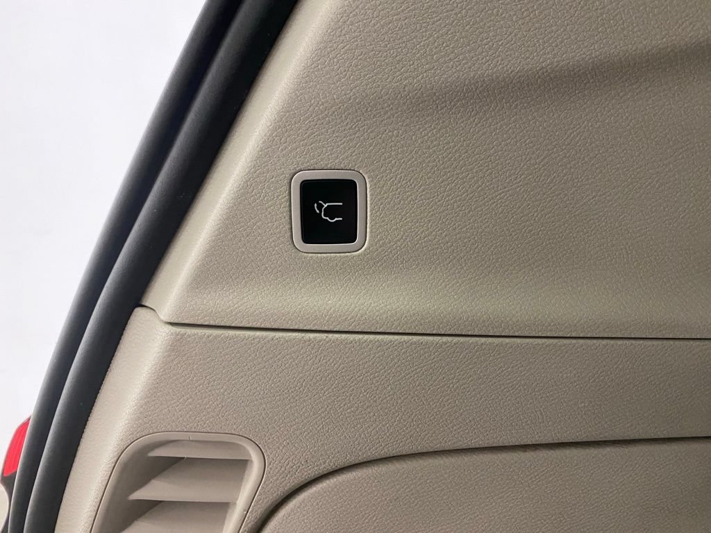 Used 2024 Chrysler Pacifica Touring-L FWD image 14