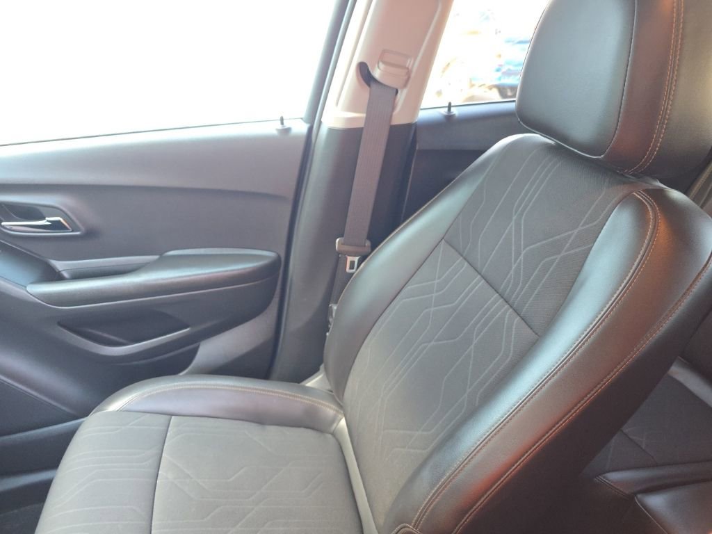 Used 2022 Chevrolet Trax LT image 21