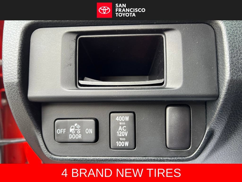 Used 2016 Toyota Tacoma TRD Off-Road AWD/4WD image 32