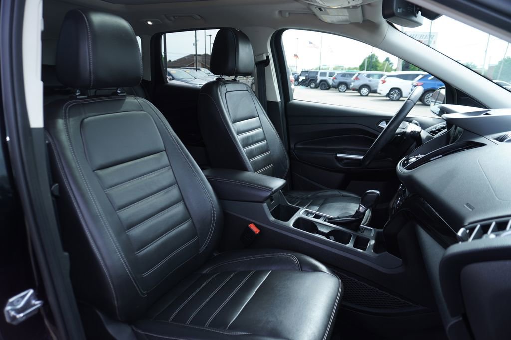 Used 2017 Ford Escape Titanium AWD/4WD image 32