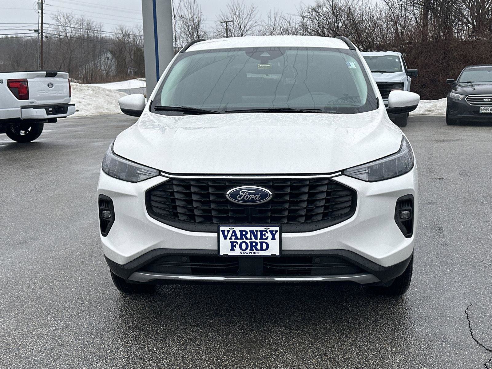 New 2025 Ford Escape PHEV image 2