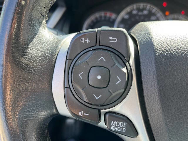 Used 2014 Toyota Camry SE image 17