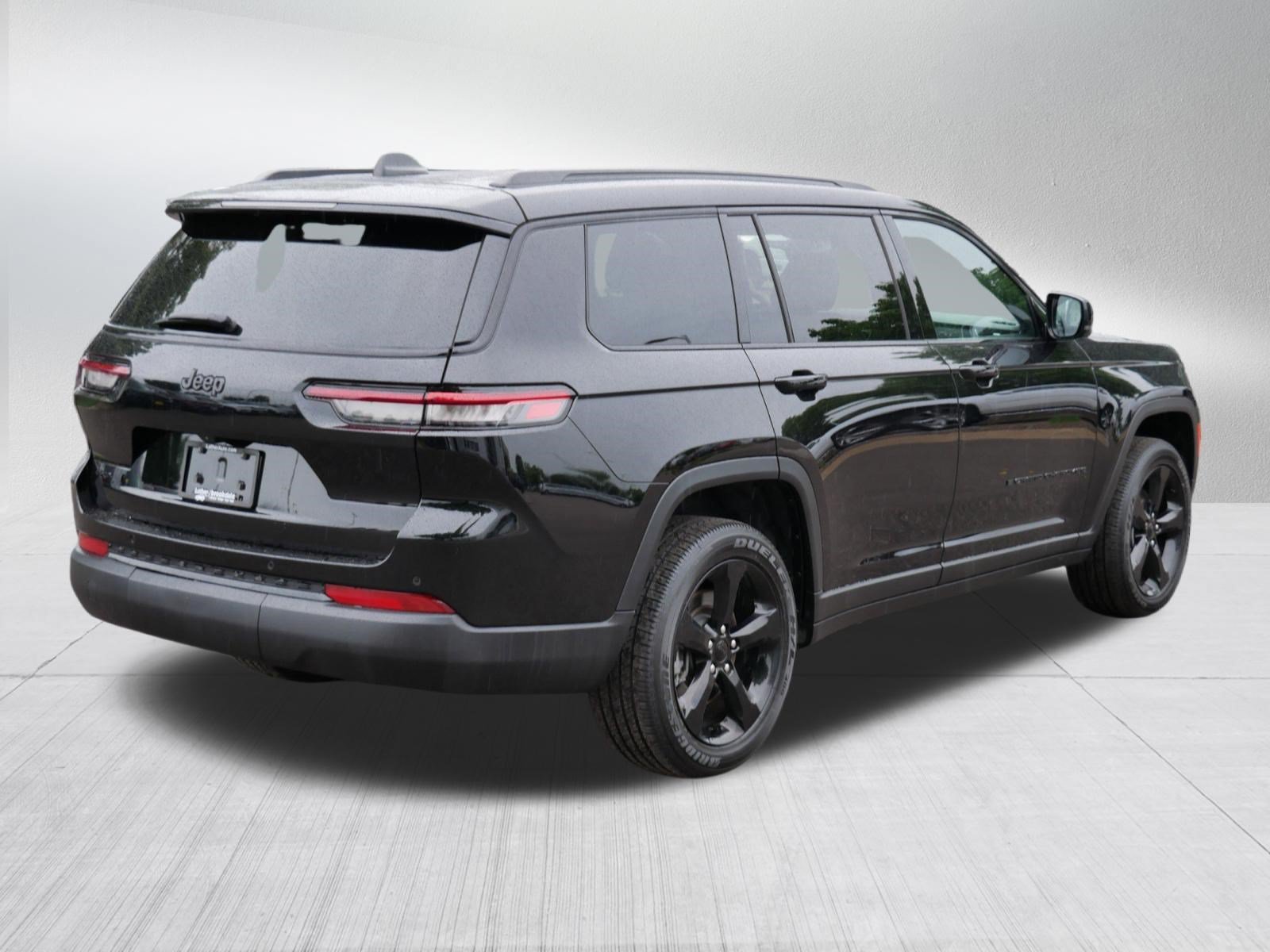 Used 2025 Jeep Grand Cherokee L Altitude AWD/4WD image 7