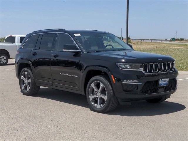 New 2023 Jeep Grand Cherokee 4WD 4xe w/ Luxury Tech Group II image 3