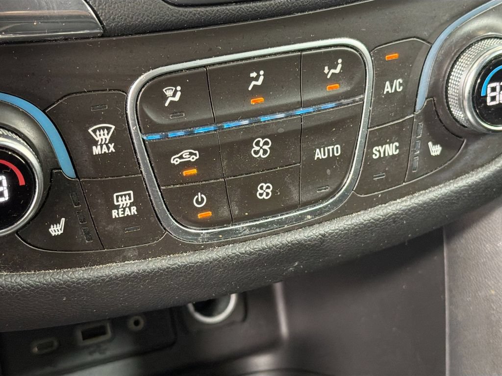 Used 2019 Chevrolet Equinox LT w/ Sun & Navigation Package AWD/4WD image 23