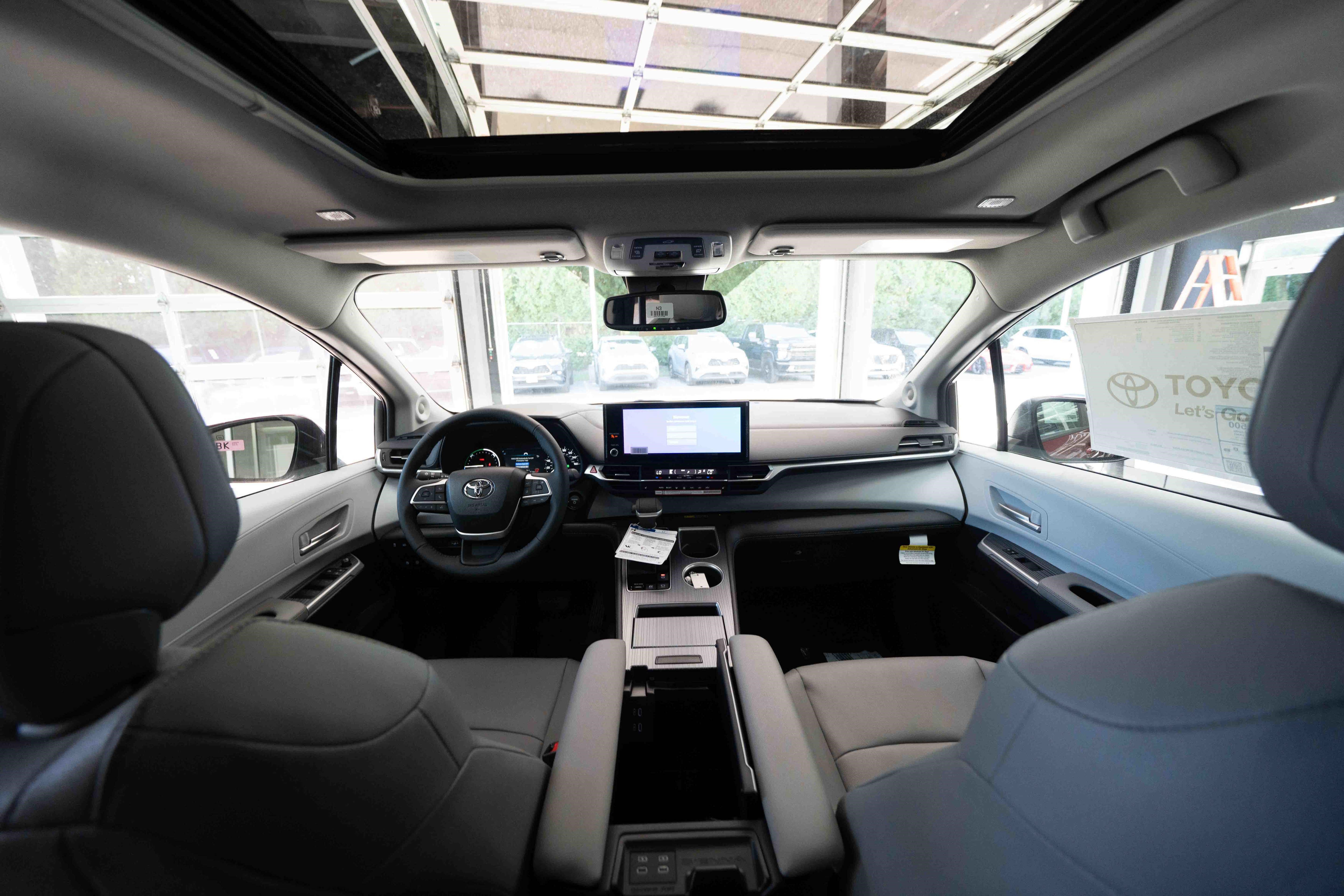 New 2026 Toyota Sienna XLE AWD/4WD image 19