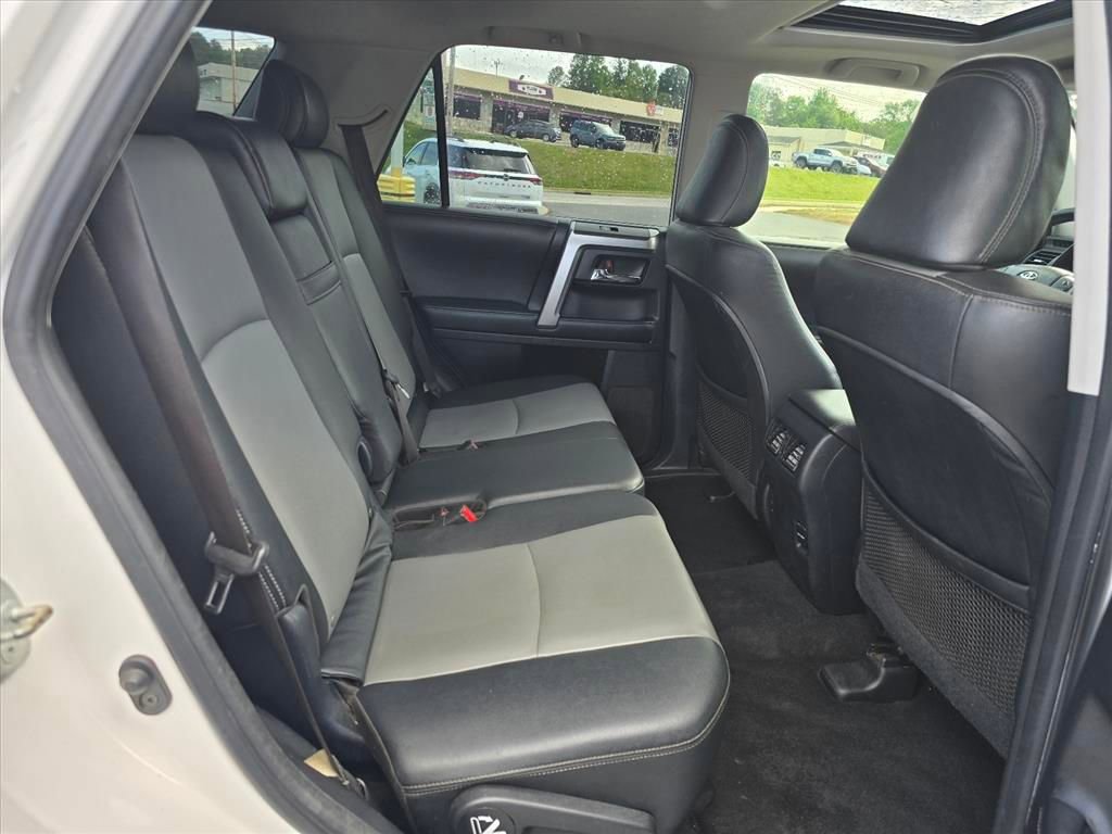 Used 2016 Toyota 4Runner SR5 AWD/4WD image 14