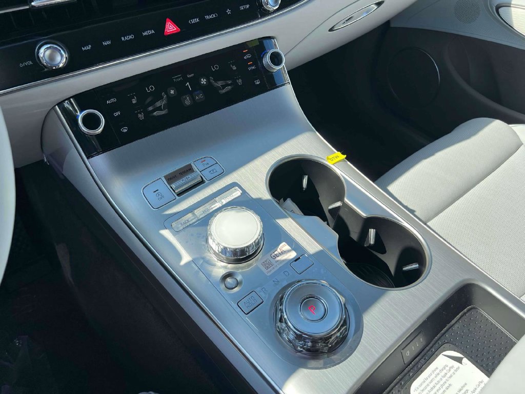 New 2027 Genesis GV70 2.5T Advanced AWD/4WD image 22