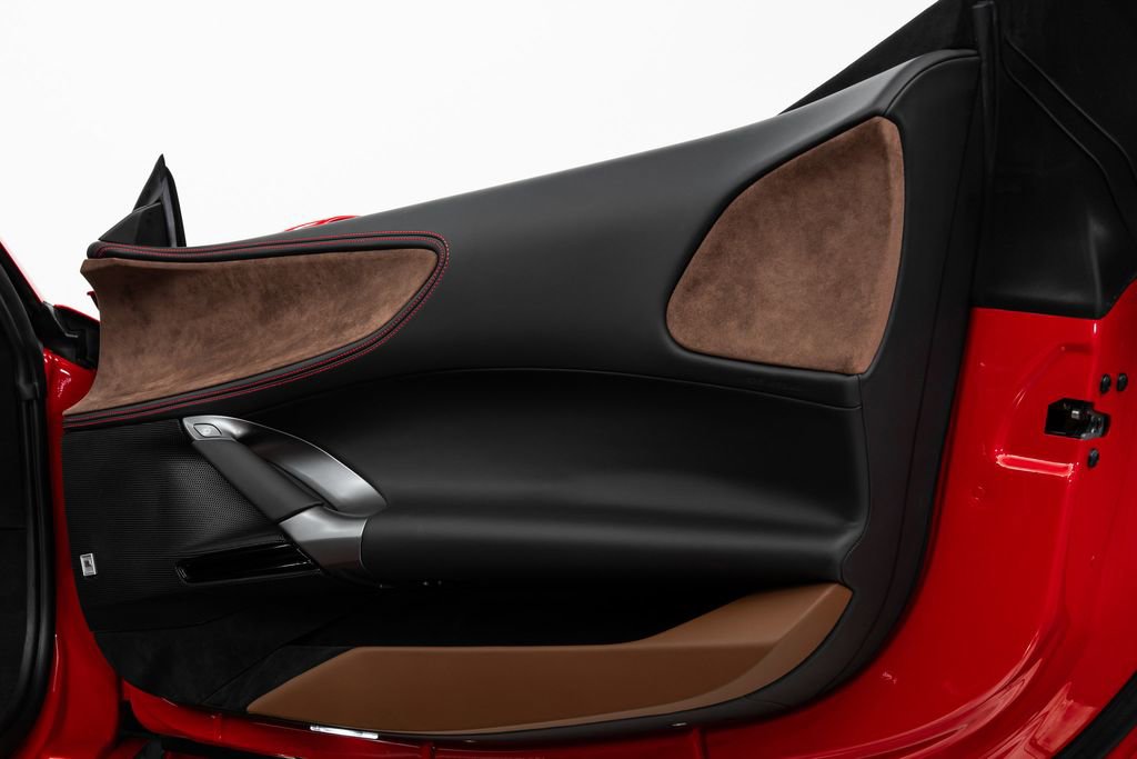 Used 2023 Ferrari SF90 Spider Base image 29