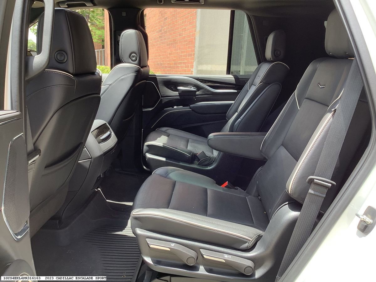 Used 2023 Cadillac Escalade Sport AWD/4WD image 5