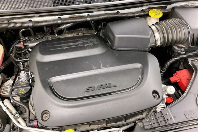 Used 2025 Chrysler Pacifica Limited FWD image 30