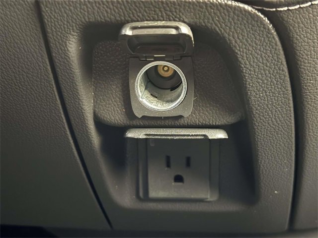 Used 2015 GMC Sierra 2500 SLE w/ SLE Preferred Package image 16