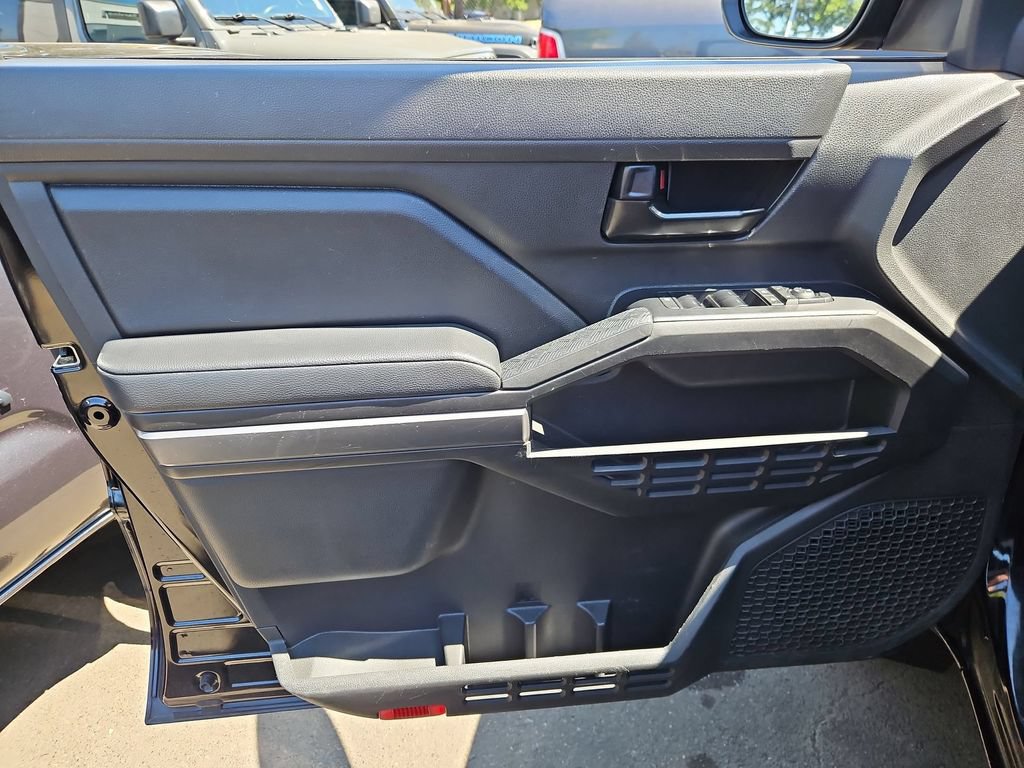 Used 2024 Toyota Tacoma SR5 AWD/4WD image 11