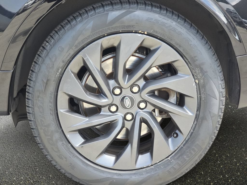 Certified 2023 Land Rover Discovery S R-Dynamic AWD/4WD image 36