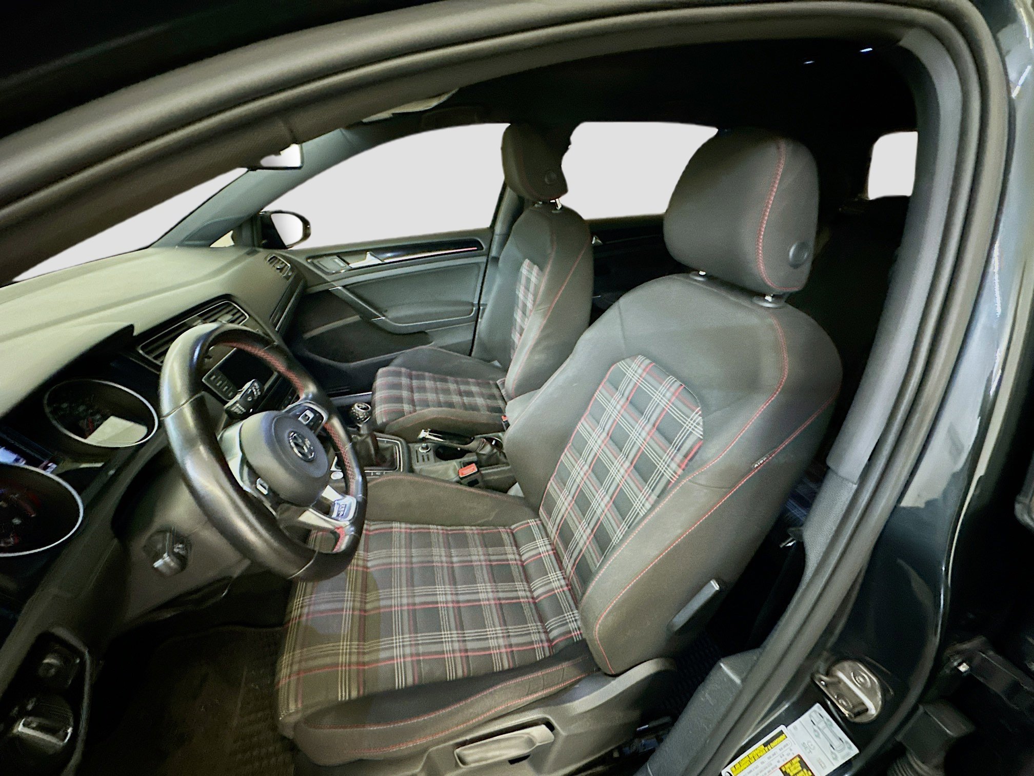 Used 2017 Volkswagen GTI Sport image 13