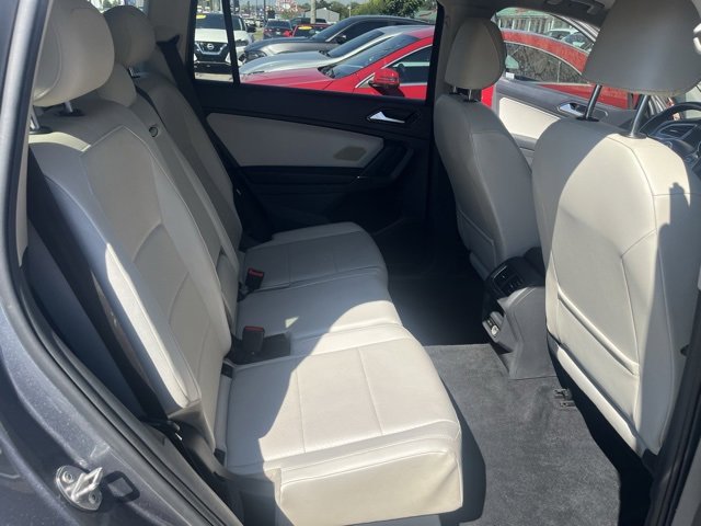 Used 2018 Volkswagen Tiguan SEL image 36