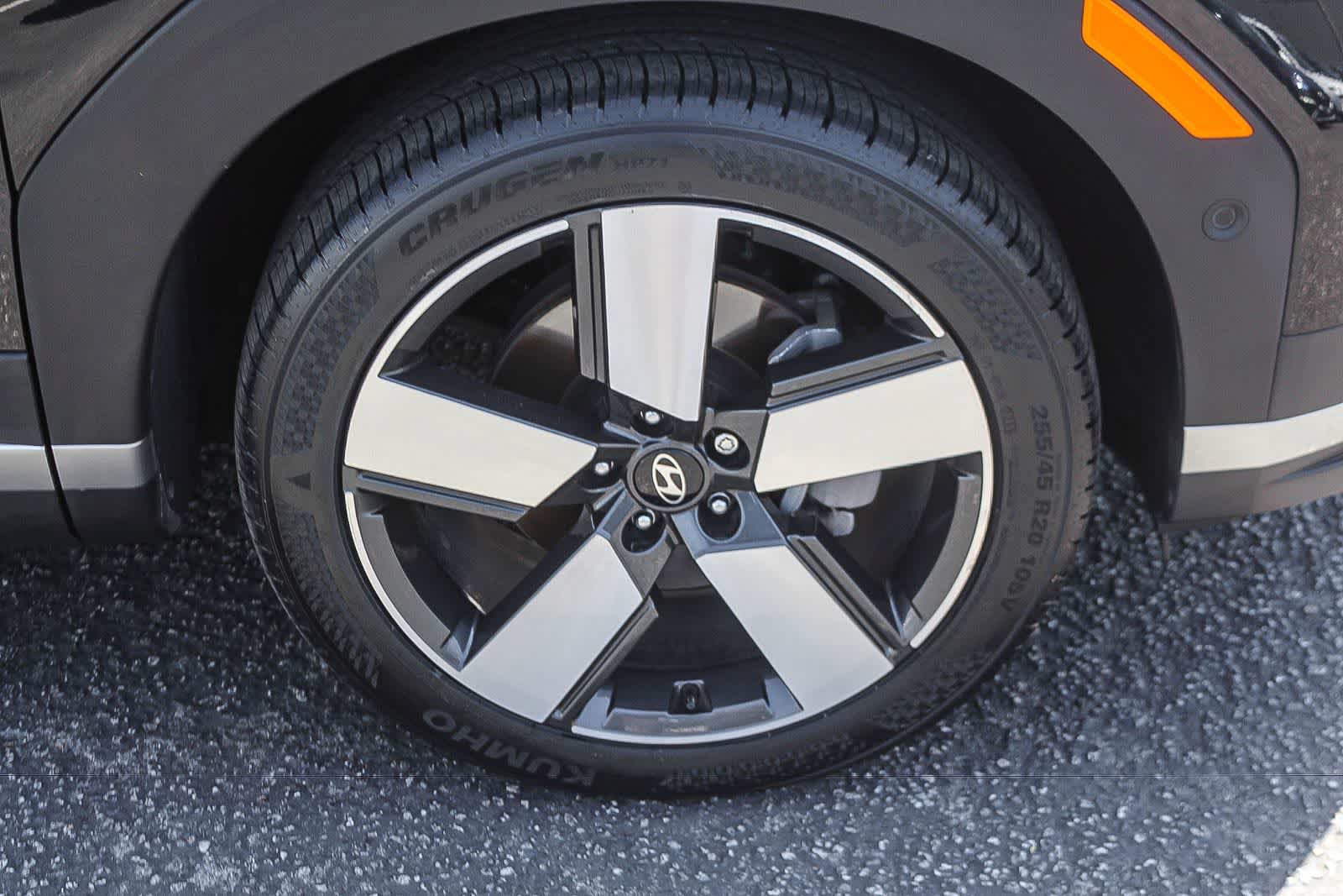 Certified 2024 Hyundai Santa Fe Limited FWD image 12