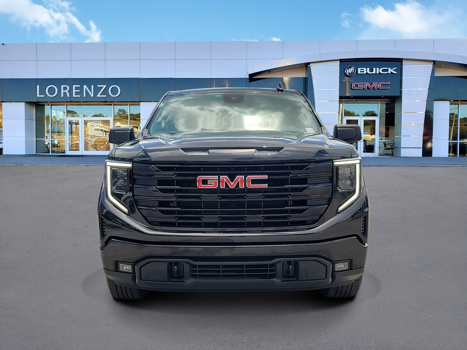 Used 2023 GMC Sierra 1500 Elevation RWD image 2