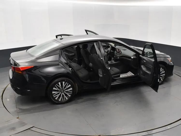Used 2025 Nissan Altima 2.5 SV image 6