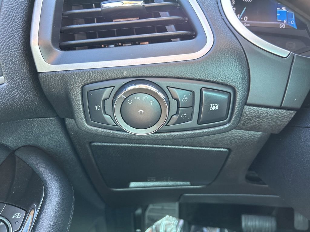 Used 2020 Ford Edge SEL w/ Cold Weather Package image 30