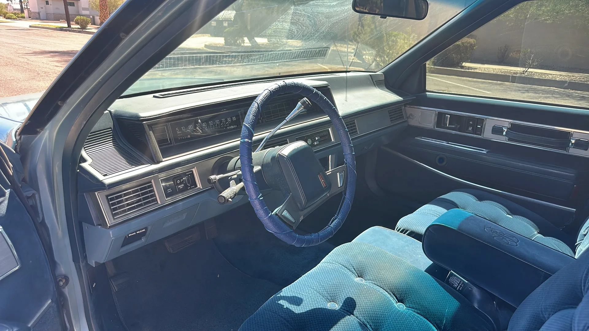 Used 1990 Oldsmobile 88 Royale Brougham FWD image 26