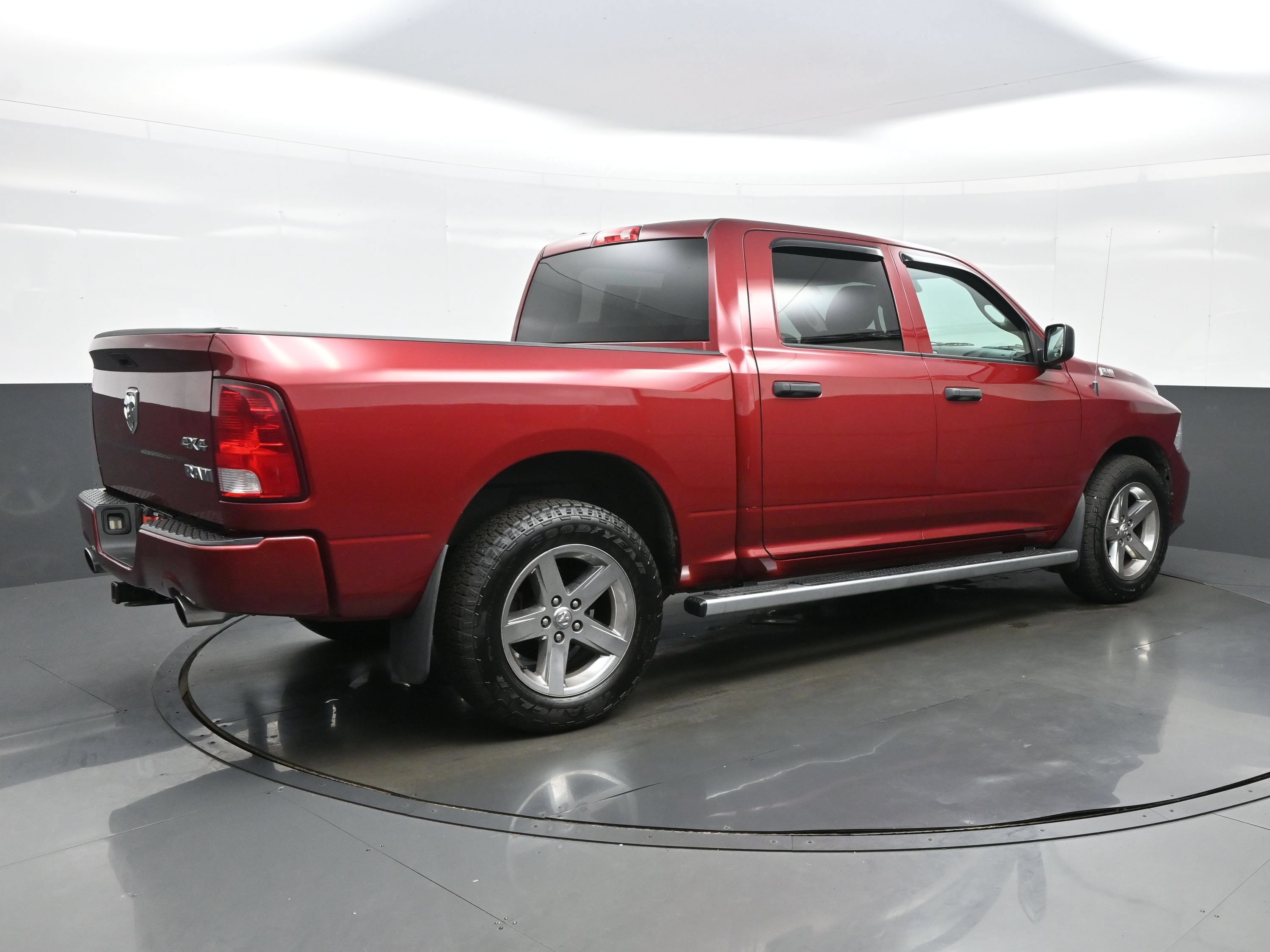 Used 2015 RAM 1500 Express AWD/4WD image 6
