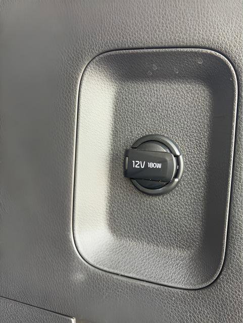 Used 2025 Kia Carnival image 16