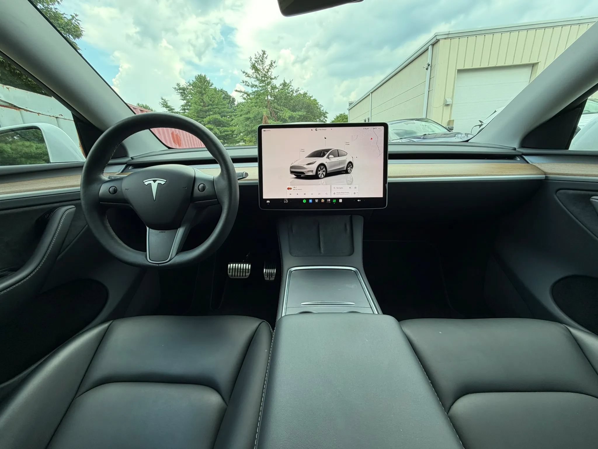 Used 2023 Tesla Model Y AWD image 2