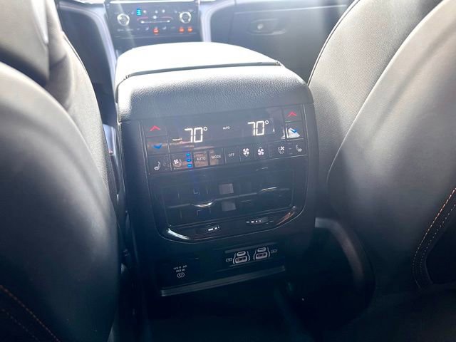Used 2023 Jeep Grand Cherokee Summit AWD/4WD image 38