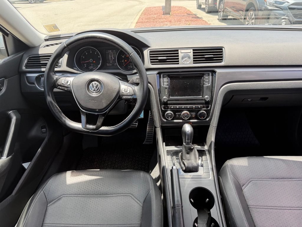 Used 2017 Volkswagen Passat 1.8T R-Line FWD image 19