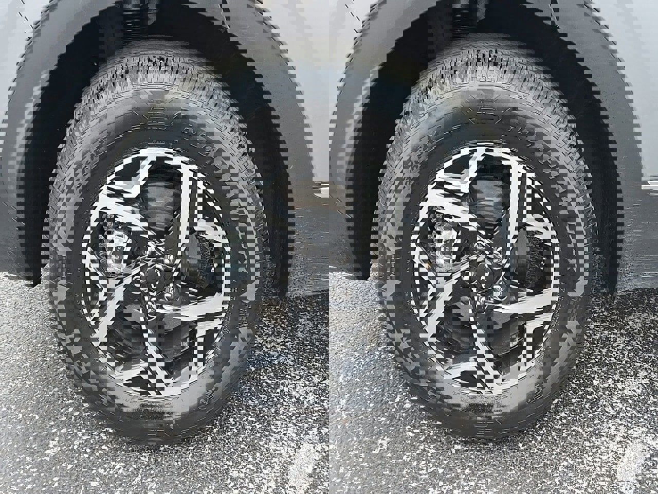 Used 2024 Kia Sportage LX image 7