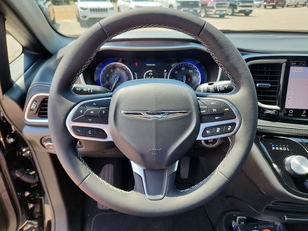 New 2026 Chrysler Pacifica Select FWD image 24
