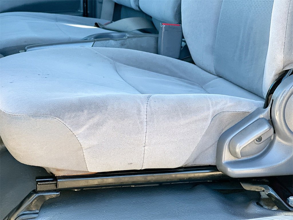 Used 2018 Isuzu NPR image 21