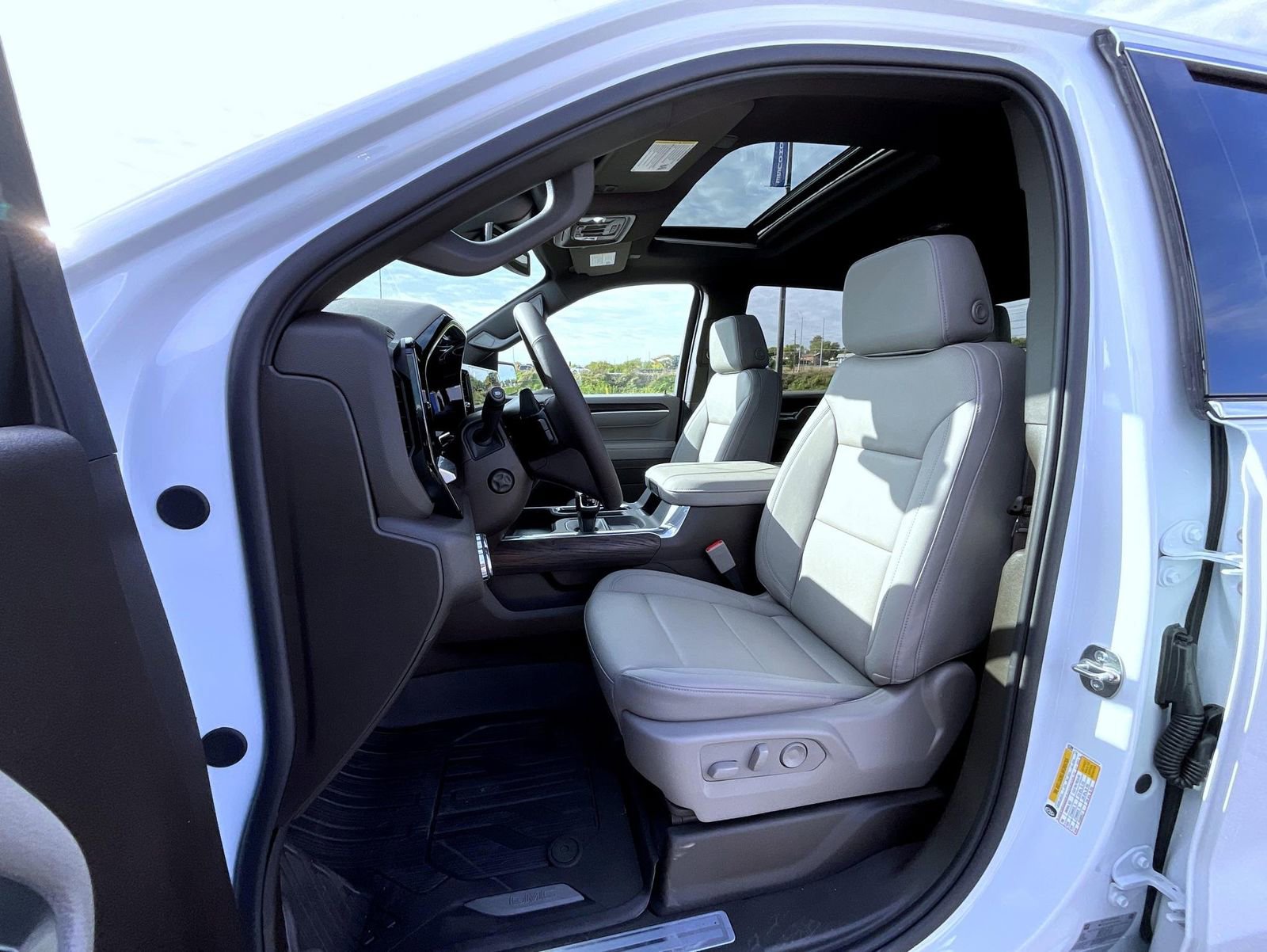 New 2026 GMC Sierra 1500 SLT w/ SLT Premium Plus Package image 10