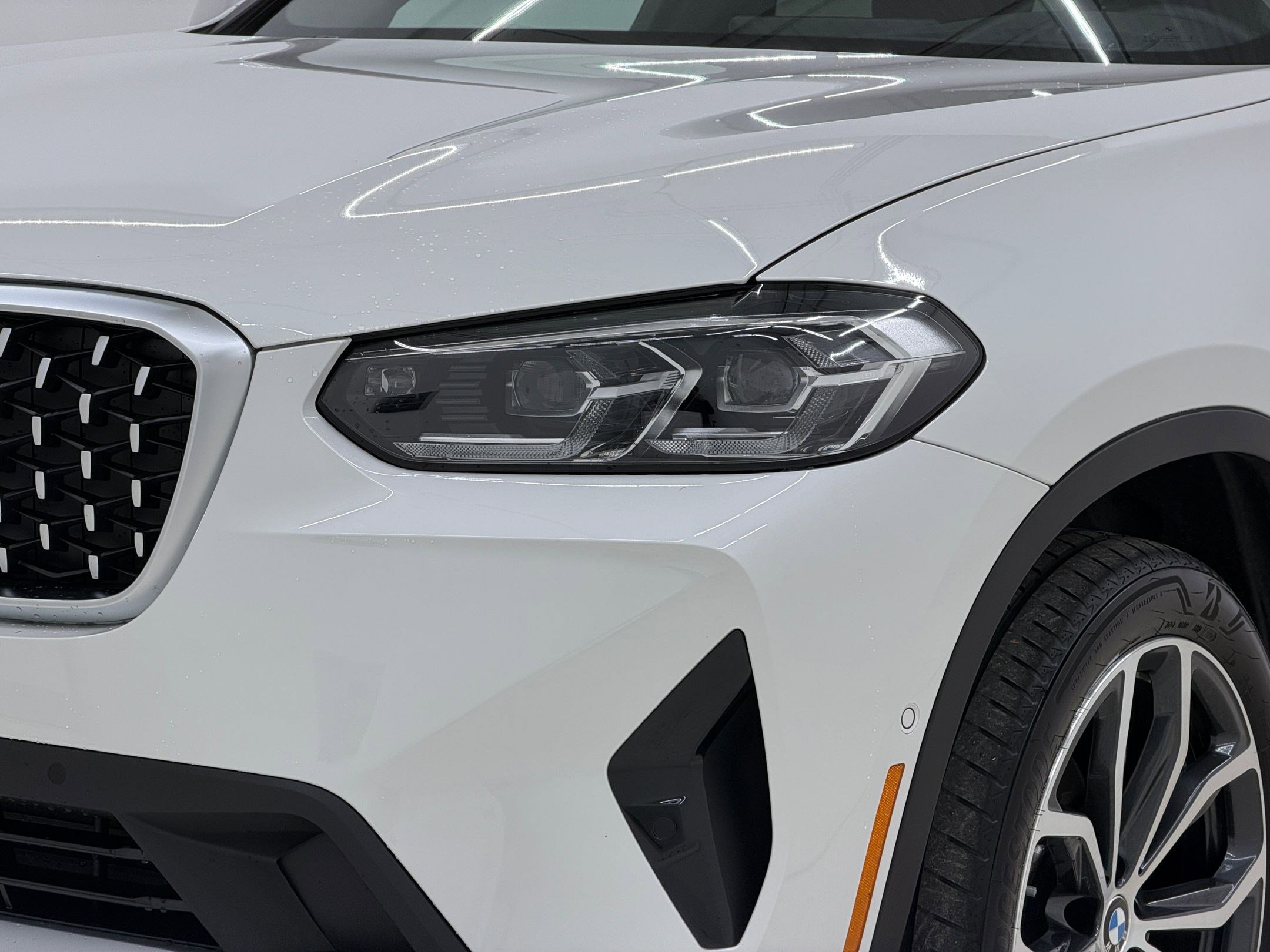 Certified 2025 BMW X4 xDrive30i w/ Premium Package image 11