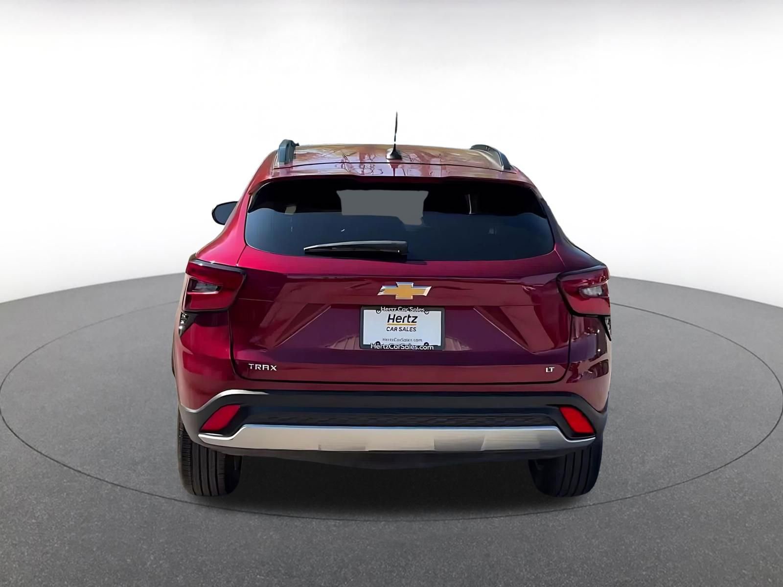 Used 2025 Chevrolet Trax LT FWD image 12