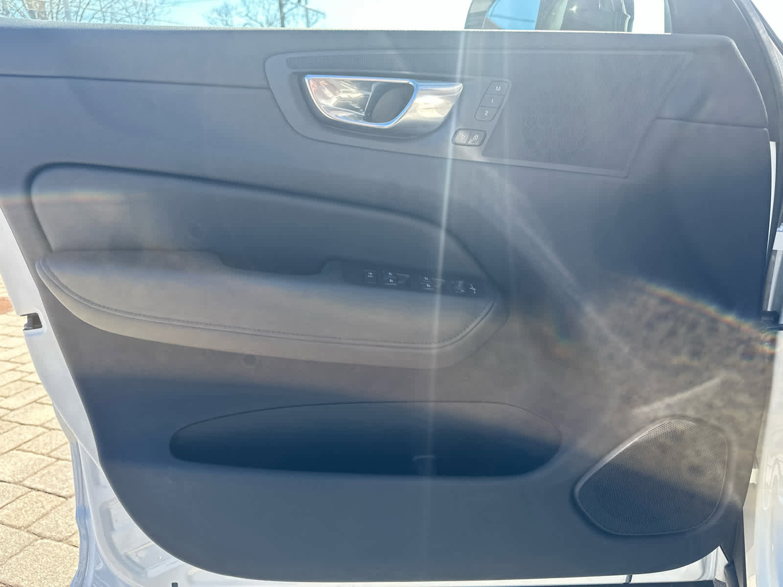 Used 2025 Volvo XC60 B5 Plus image 8