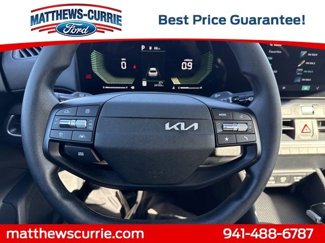 Used 2025 Kia K4 LXS image 16