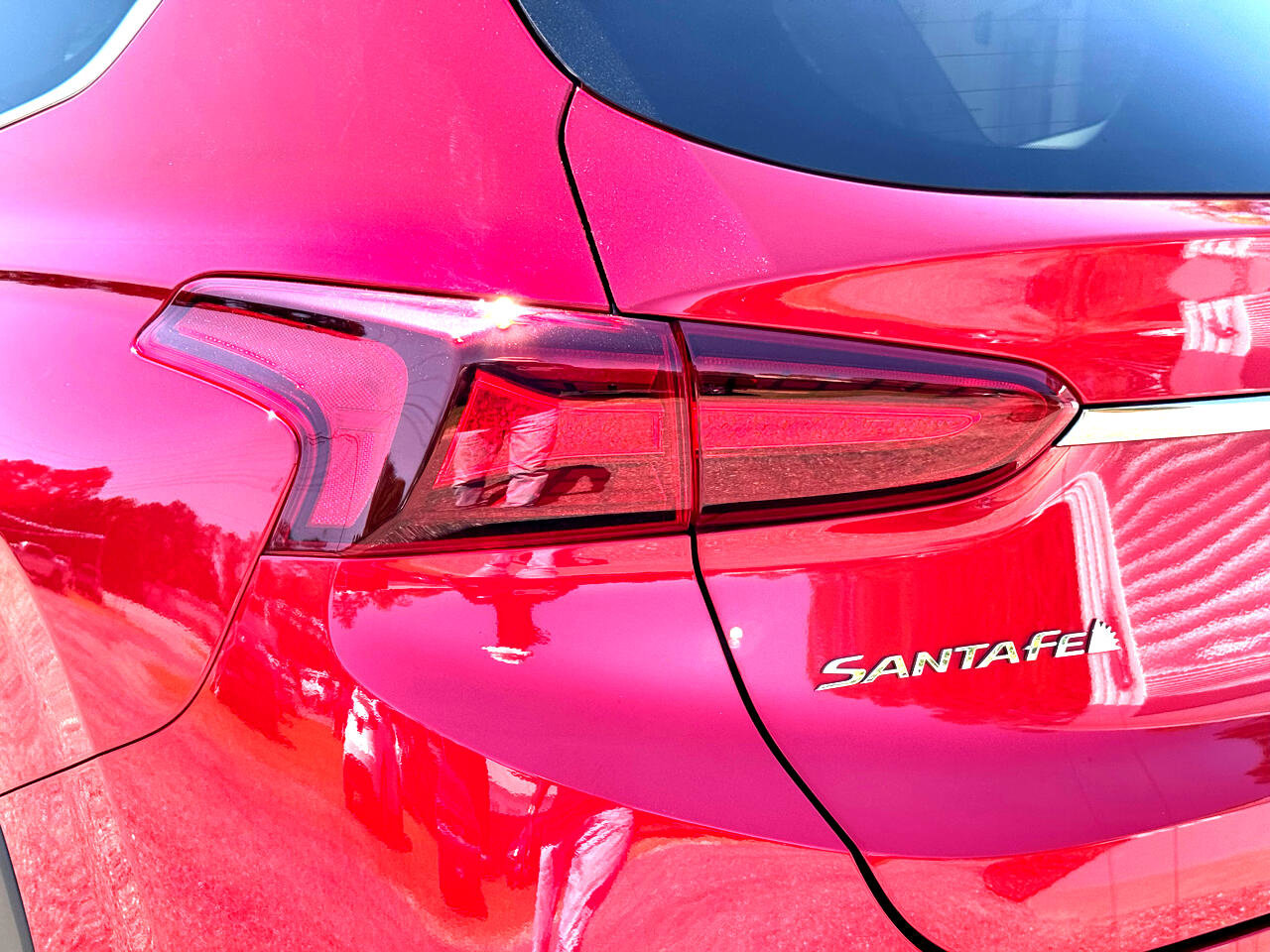 Used 2020 Hyundai Santa Fe Limited image 10