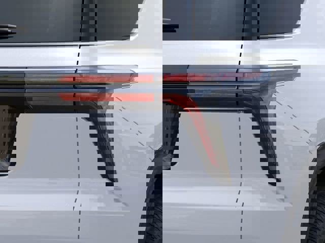 New 2026 Chevrolet Traverse LT w/ Midnight/Sport Edition AWD/4WD image 11