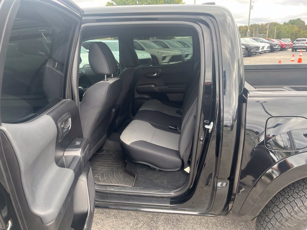 Used 2021 Toyota Tacoma TRD Sport w/ Technology Package AWD/4WD image 10