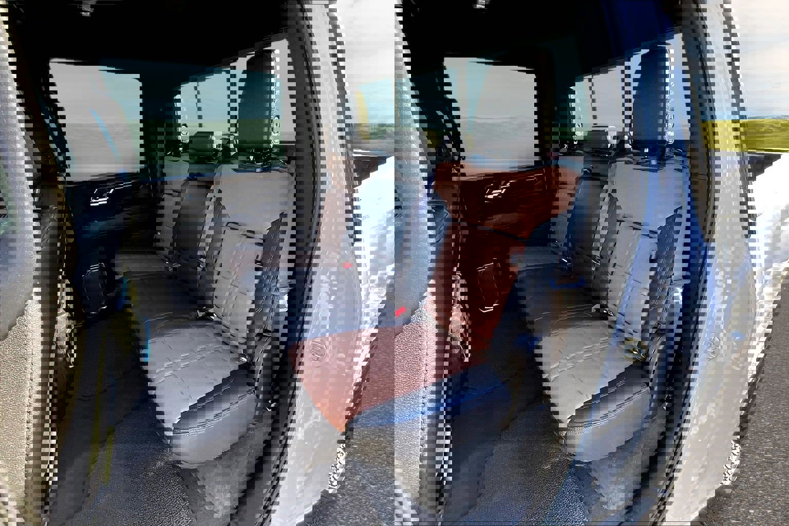 Certified 2024 Chevrolet Silverado 3500 High Country w/ High Country Premium Package image 15