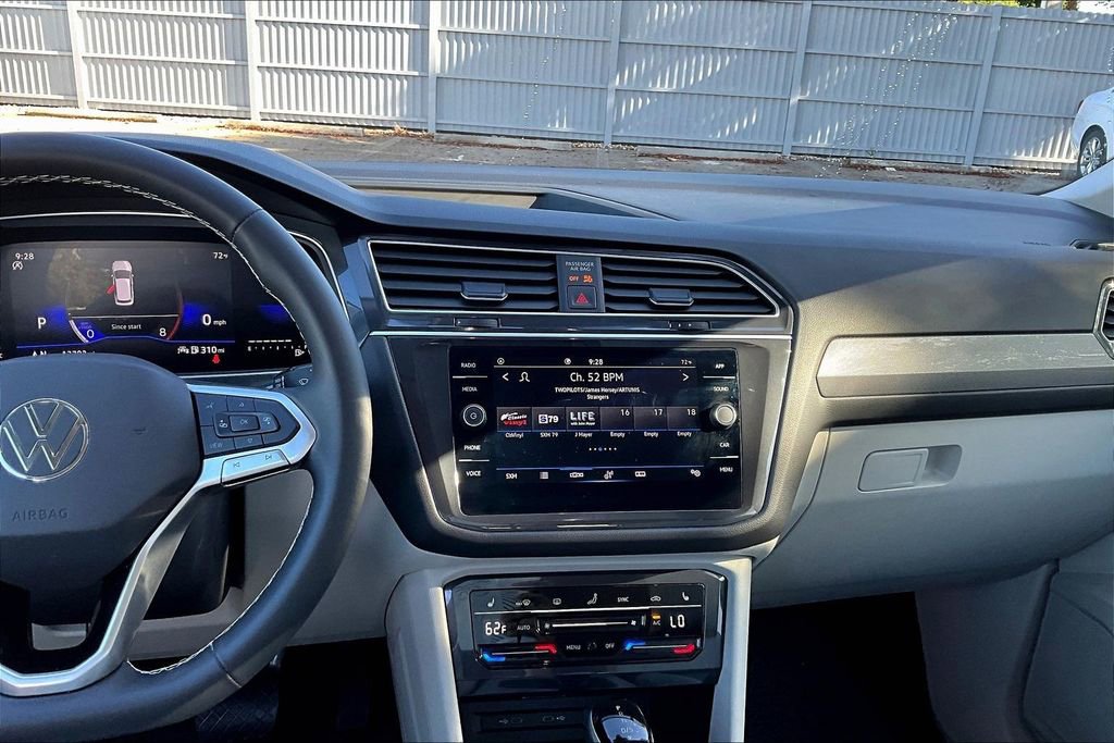 Certified 2024 Volkswagen Tiguan SE image 20