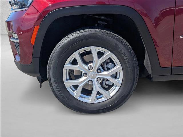 Used 2023 Jeep Grand Cherokee Limited AWD/4WD image 24