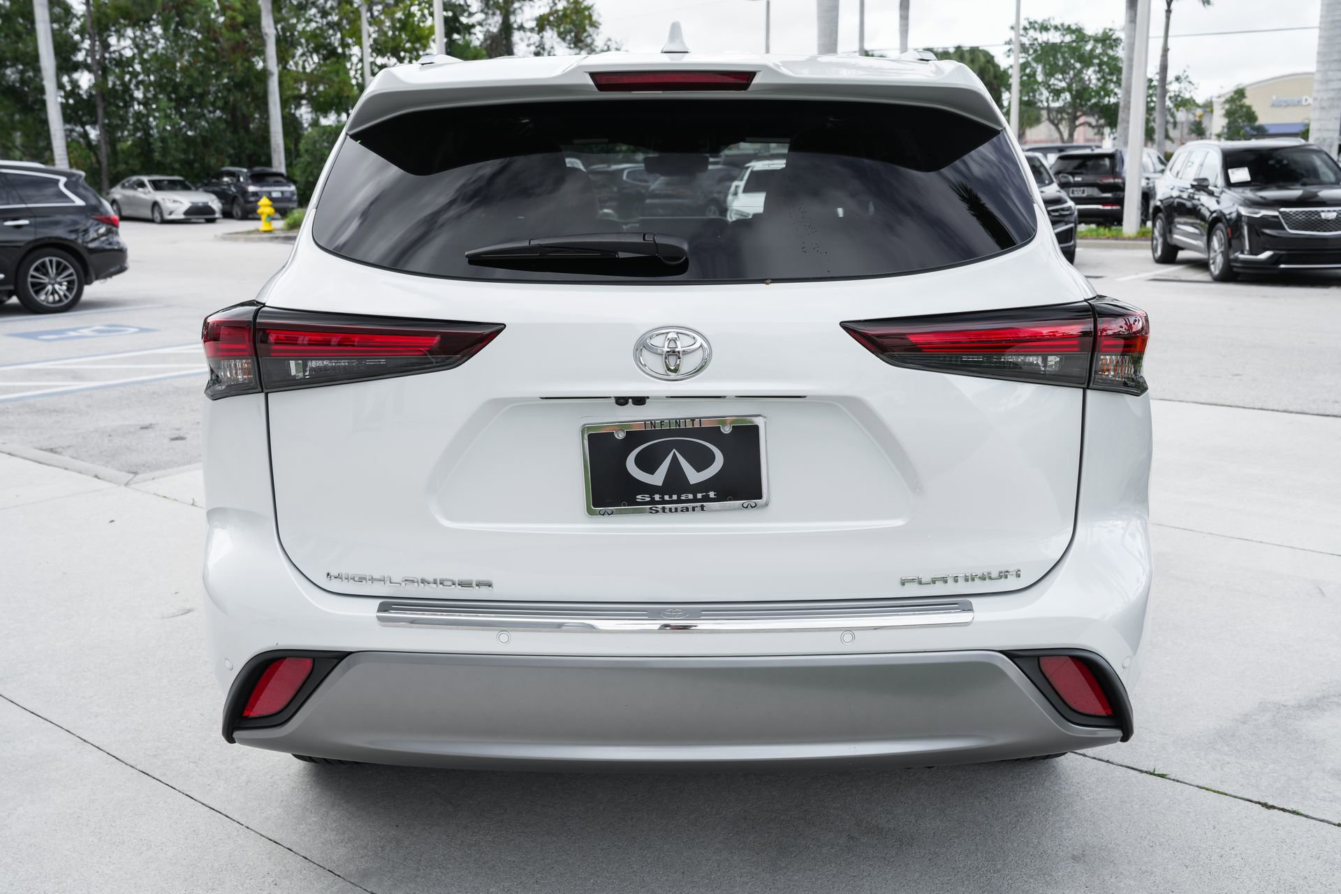 Used 2024 Toyota Highlander Platinum image 24