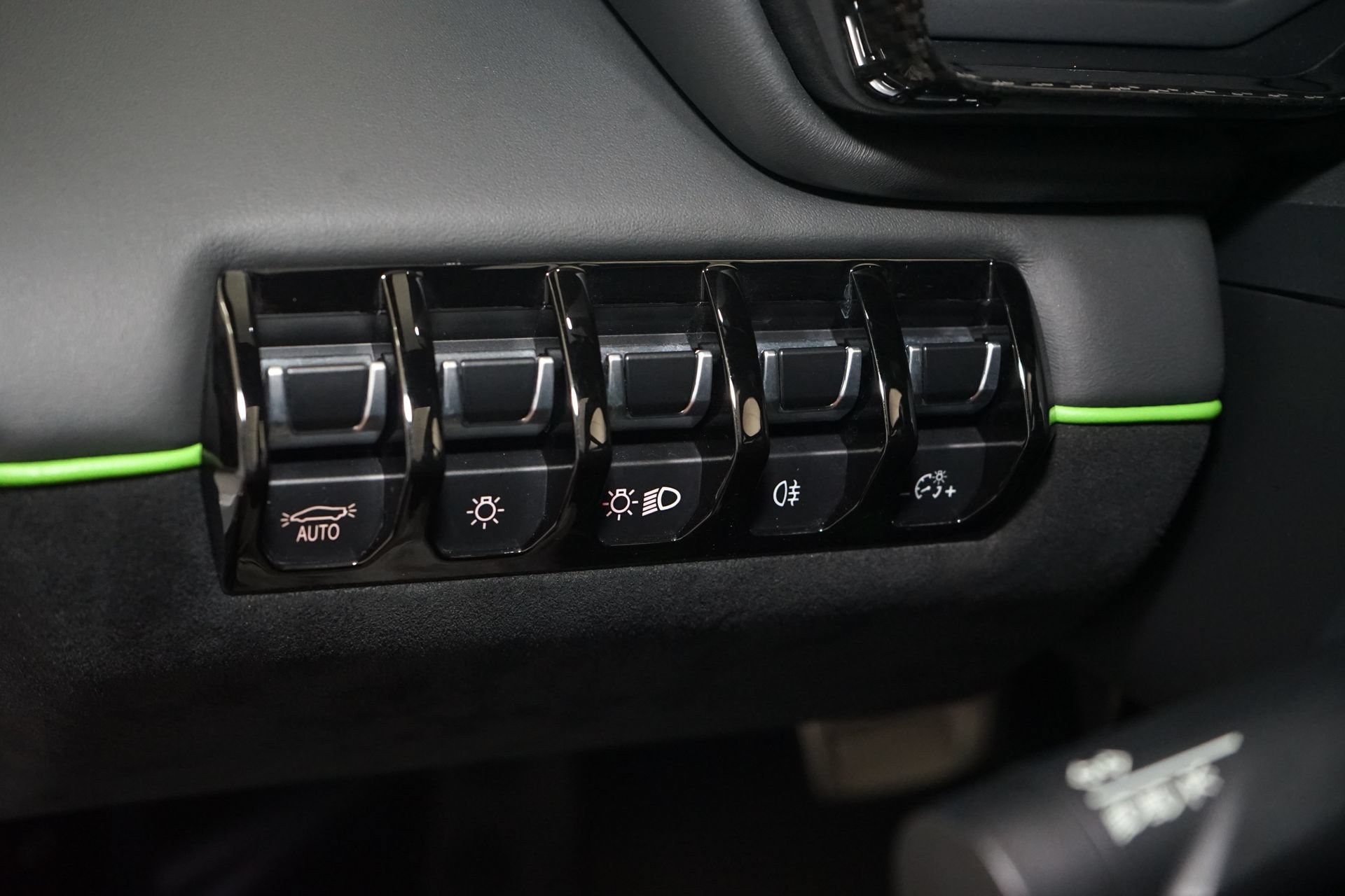Used 2021 Lamborghini Aventador SVJ AWD/4WD image 33