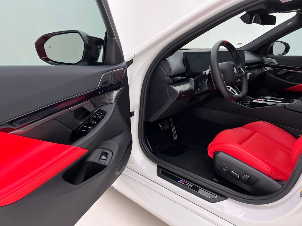 Used 2025 BMW M5 Touring w/ M Driver's Package image 11