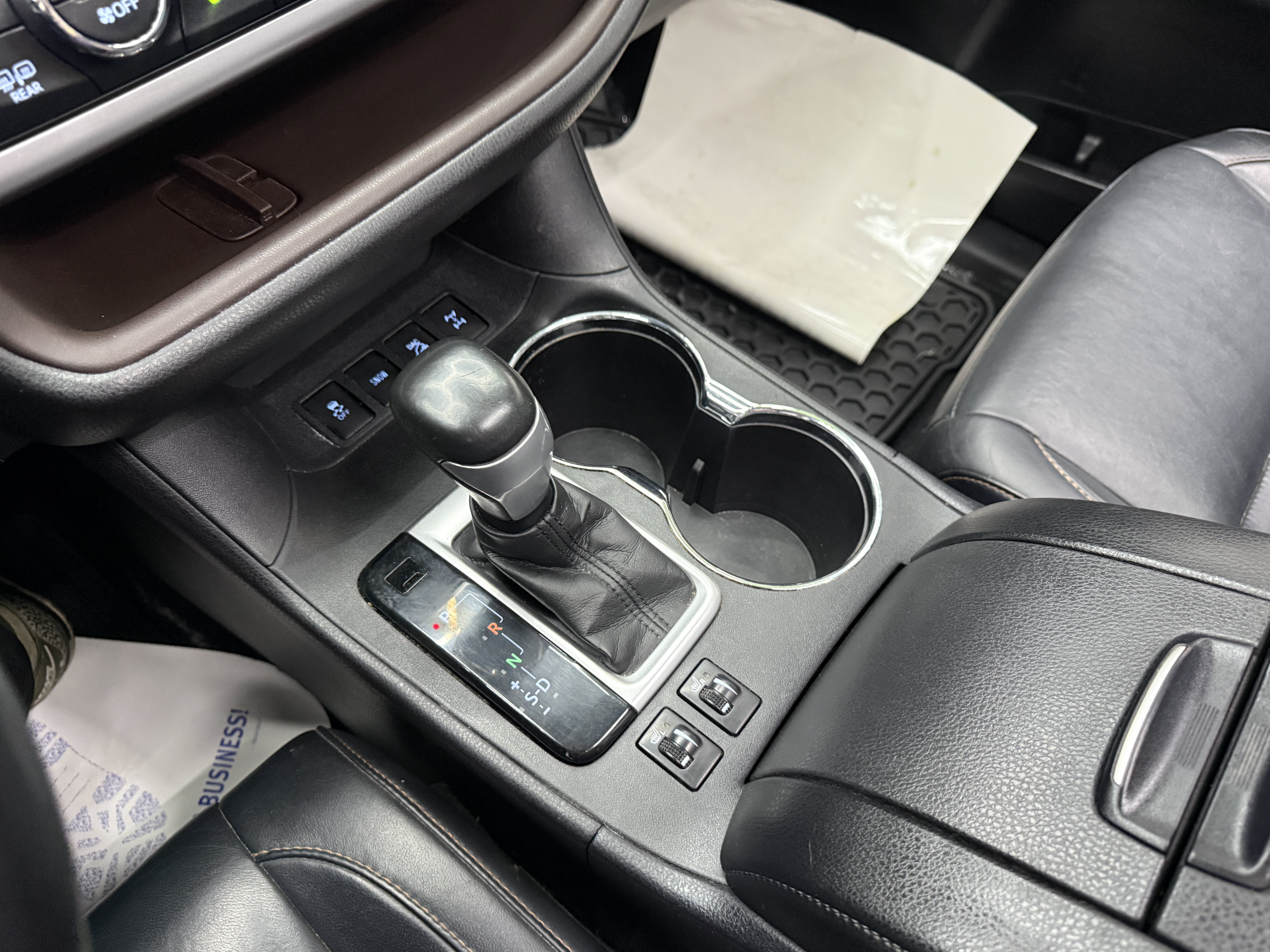 Used 2015 Toyota Highlander XLE AWD/4WD image 12